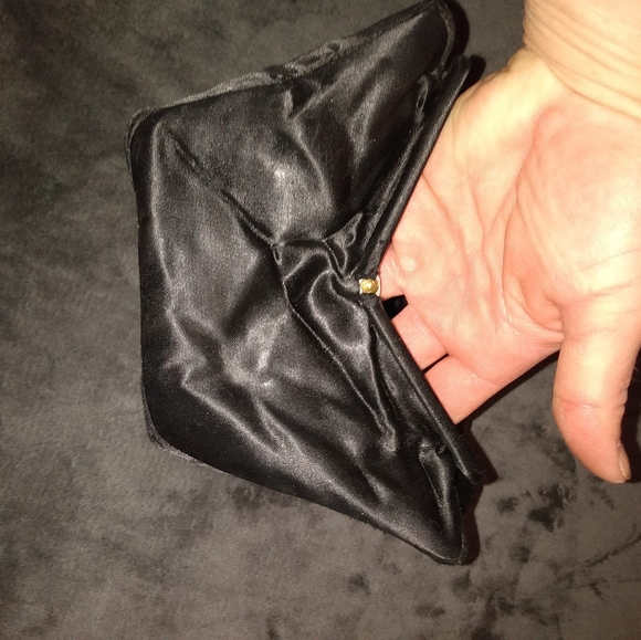 American Modes Vintage Black KissLock Handbag - Picture 6 of 8